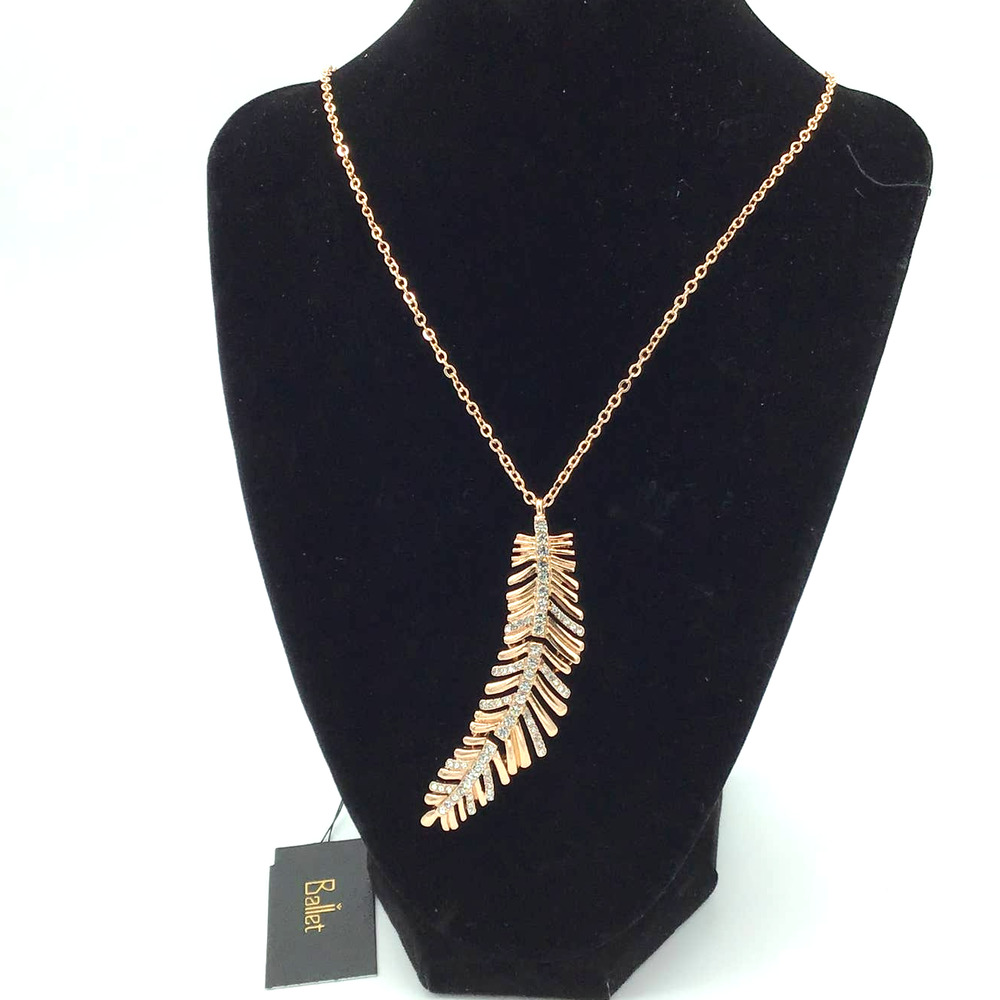 Ballet Rose‎ Gold Rhinestone Feather Necklace